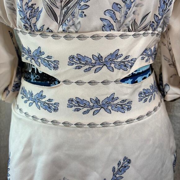 Shein White and Blue Floral 3/4 sleeve Dress Size S Peek a Boo Waist - Picture 2 of 16